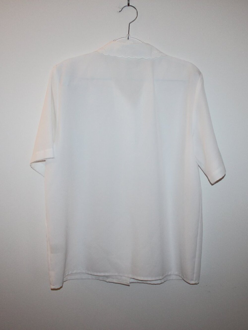 White Floral Embroidered Blouse Christie & Jill Sz 8 Short Sleeve Vintage Top - Picture 4 of 4